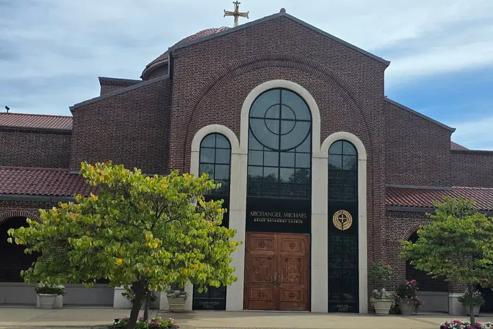 Archangel Michael Greek Orthodox Church, Port Washington, NY — photo 1 of 18