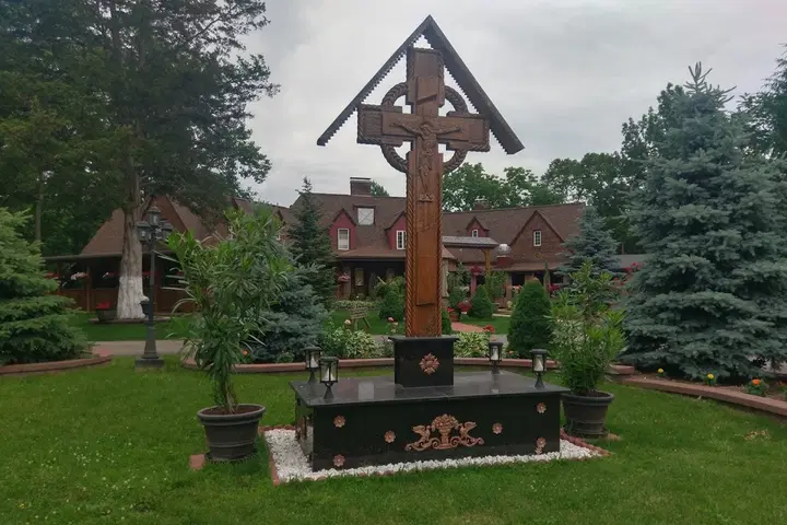 Ascension of the Lord Romanian Orthodox Monastery, Clinton, MI — photo 4 of 15