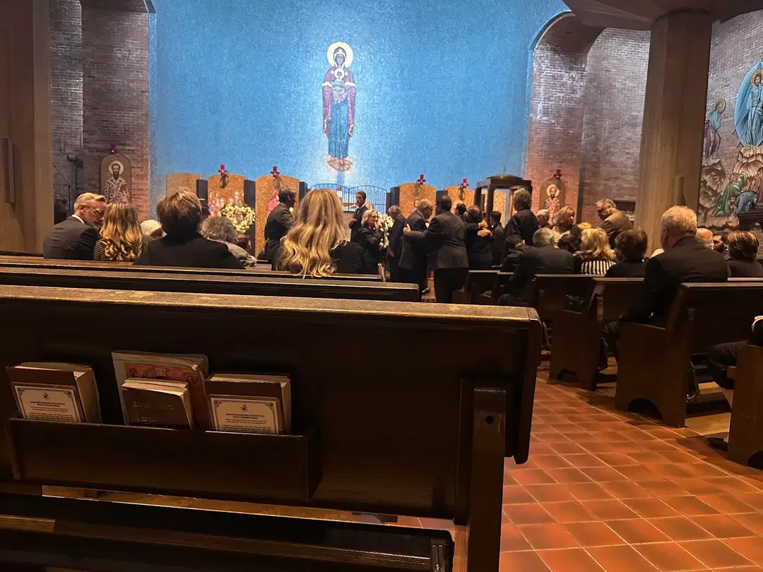 Holy Apostles Greek Orthodox Church, Westchester, IL — photo 9 of 18