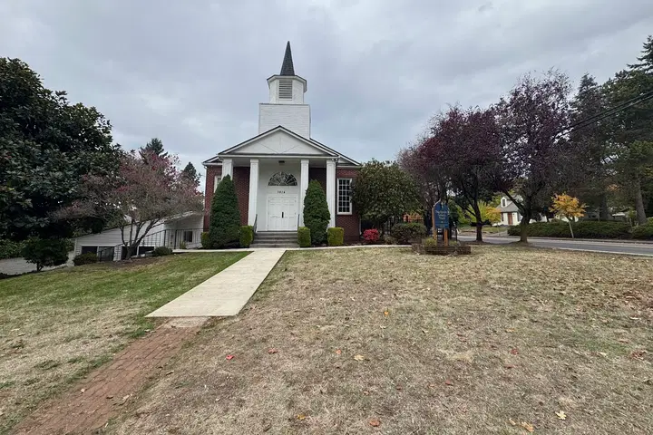 Holy Apostles Orthodox Christian Church, Vancouver, WA — photo 3 of 20