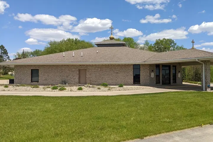 Holy Apostles Orthodox Church, Bloomington, IL — photo 3 of 4