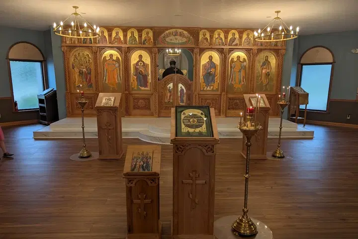 Holy Apostles Orthodox Church, Bloomington, IL — photo 4 of 4