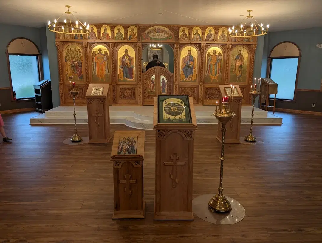 Holy Apostles Orthodox Church, Bloomington, IL — photo 4 of 4