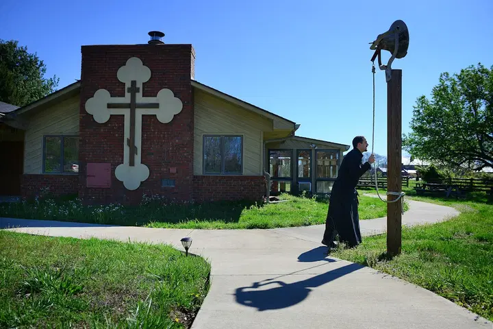 Holy Apostles Orthodox Church, Bowling Green, KY — photo 1 of 3