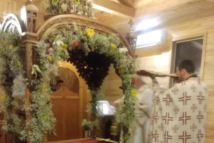 Holy Apostles Peter and Paul Orthodox Church, Lilburn, GA — photo 4 of 15