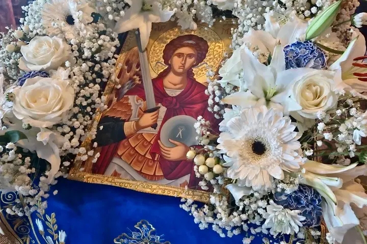 Holy Archangels Michael and Gabriel Romanian Orthodox Church, Sacramento, CA — photo 3 of 20