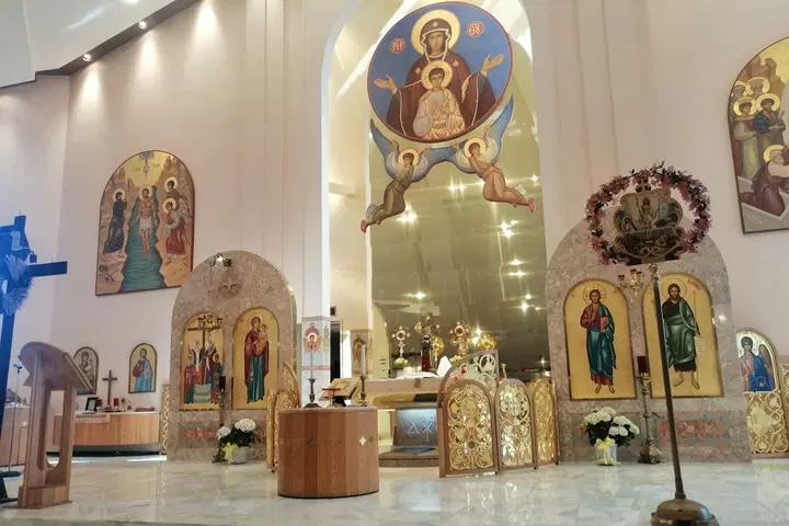 Holy Cross Greek Orthodox Church, Farmington Hills, MI — photo 3 of 9