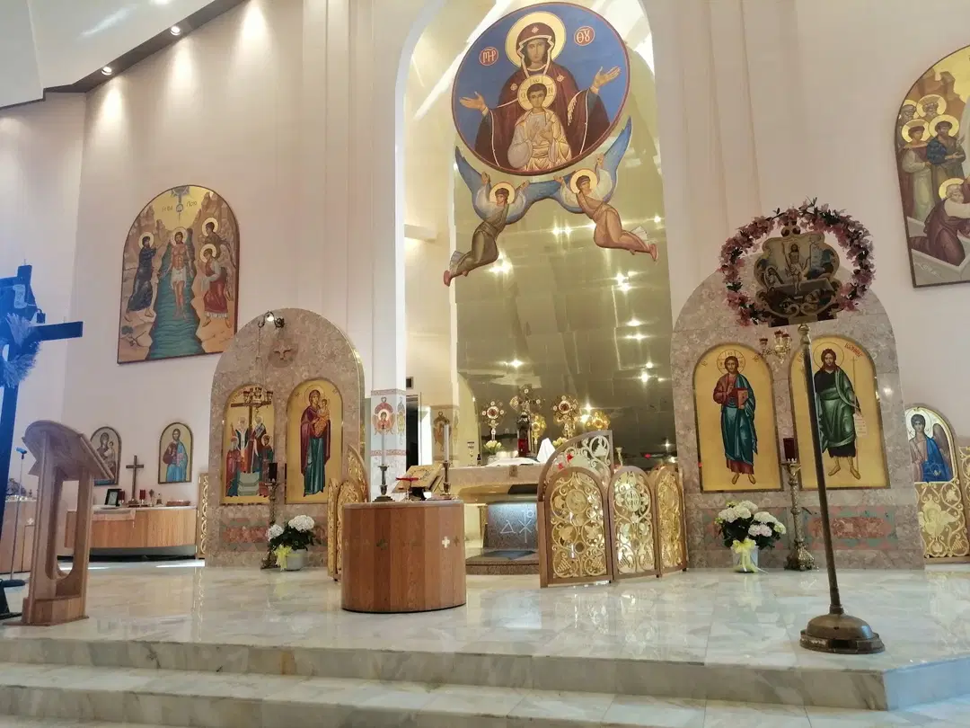 Holy Cross Greek Orthodox Church, Farmington Hills, MI — photo 3 of 9