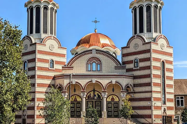Holy Nativity Romanian Orthodox Church, Chicago, IL — photo 2 of 18