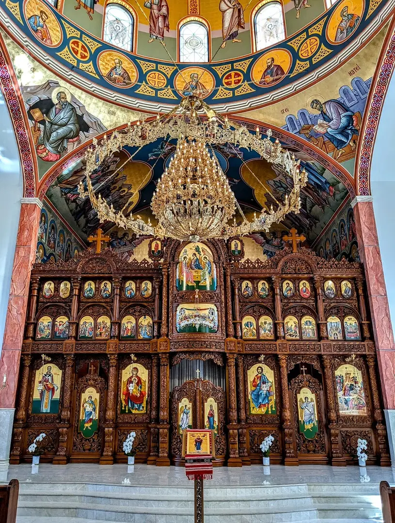 Holy Nativity Romanian Orthodox Church, Chicago, IL — photo 17 of 18