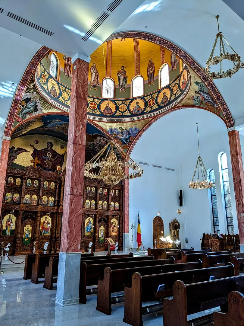 Holy Nativity Romanian Orthodox Church, Chicago, IL — photo 4 of 18
