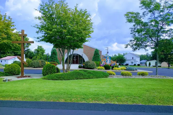 Holy Resurrection Orthodox Church, Belle Vernon, PA — photo 3 of 20