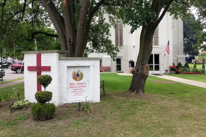 Holy Trinity Romanian Orthodox Monastery, Clinton, MI — photo 5 of 19