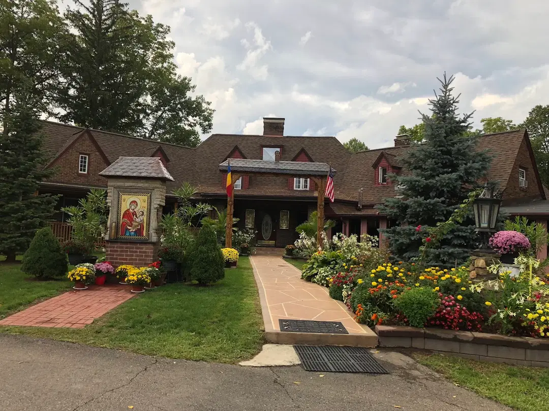 Holy Trinity Romanian Orthodox Monastery, Clinton, MI — photo 6 of 19