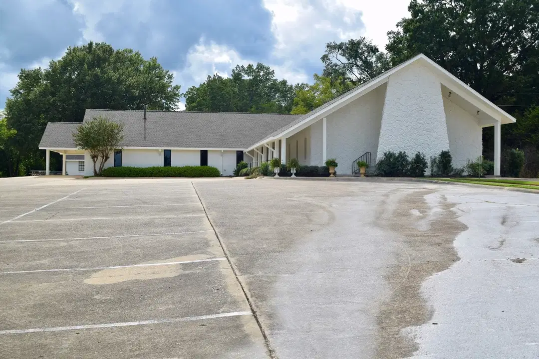 Holy Trinity - Saint John the Theologian Orthodox Church, Jackson, MS — photo 2 of 20