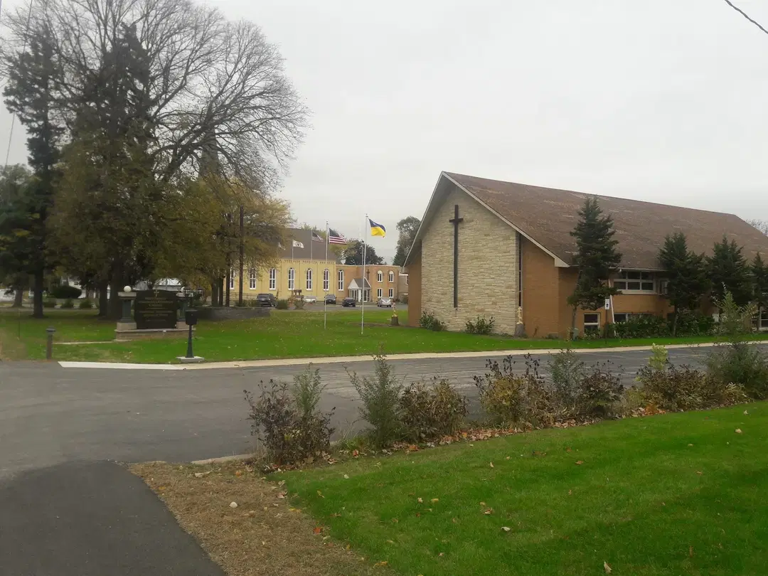 Holy Trinity Ukrainian Orthdox Church, Bensenville, IL — photo 3 of 13