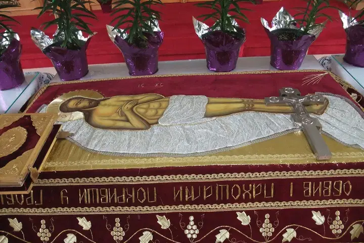 Holy Trinity Ukrainian Orthodox Church, Cheektowaga, NY — photo 5 of 19