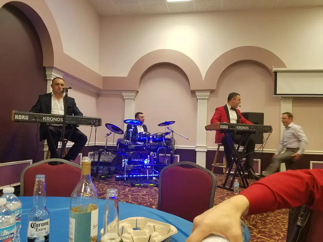 Macedonian Orthodox Church Sv Kiril i Metodij, Willowbrook, IL — photo 5 of 18