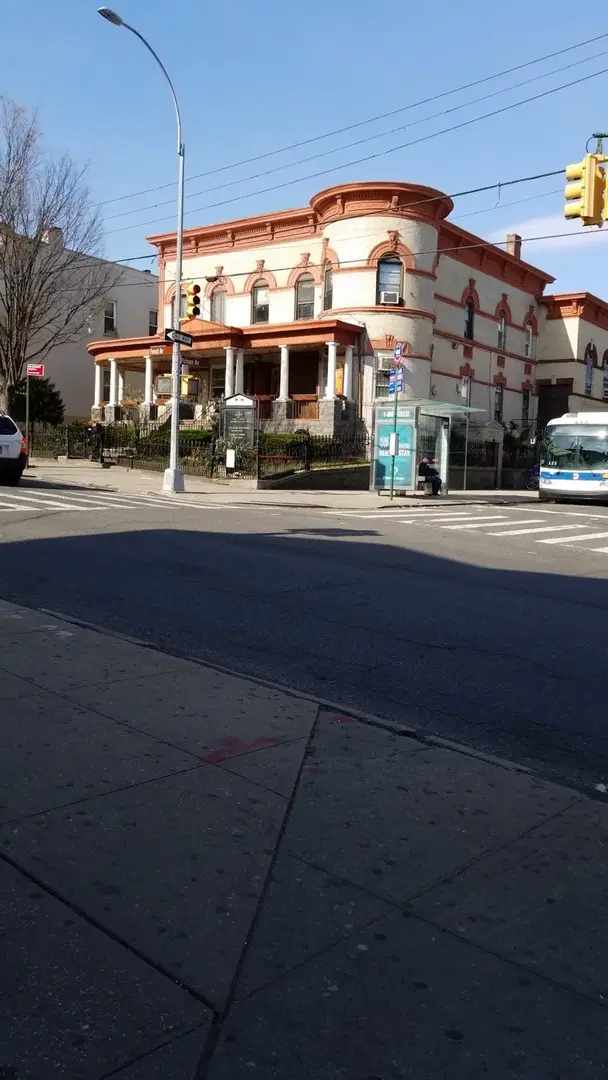 Romanian Orthodox Church, Ridgewood, NY — photo 6 of 7