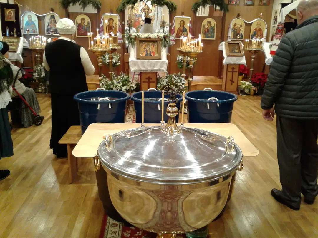 Russian Orthodox Church of the Holy Myrrh Bearing Women, Brooklyn, NY — photo 8 of 17