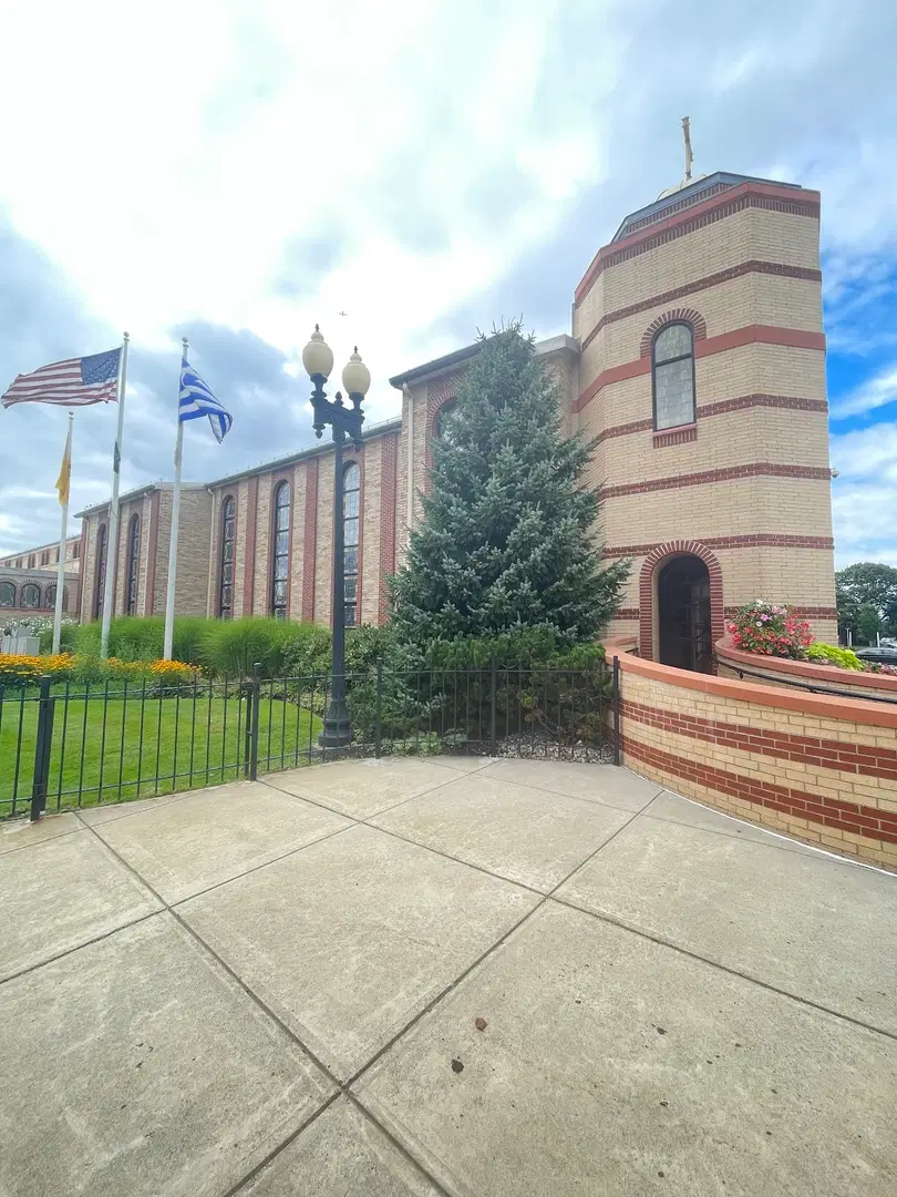 Saint George Greek Orthodox Church, Lynn, MA — photo 5 of 20