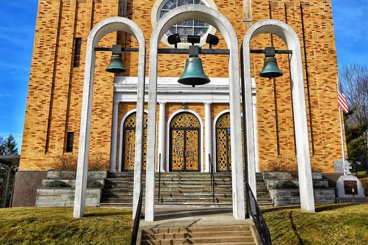 Saint Mary's Orthodox Christian Church, Endicott, NY — photo 2 of 19