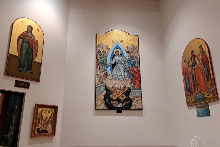 Saints Constantine & Helen Greek Orthodox Church, Palos Hills, IL — photo 4 of 20