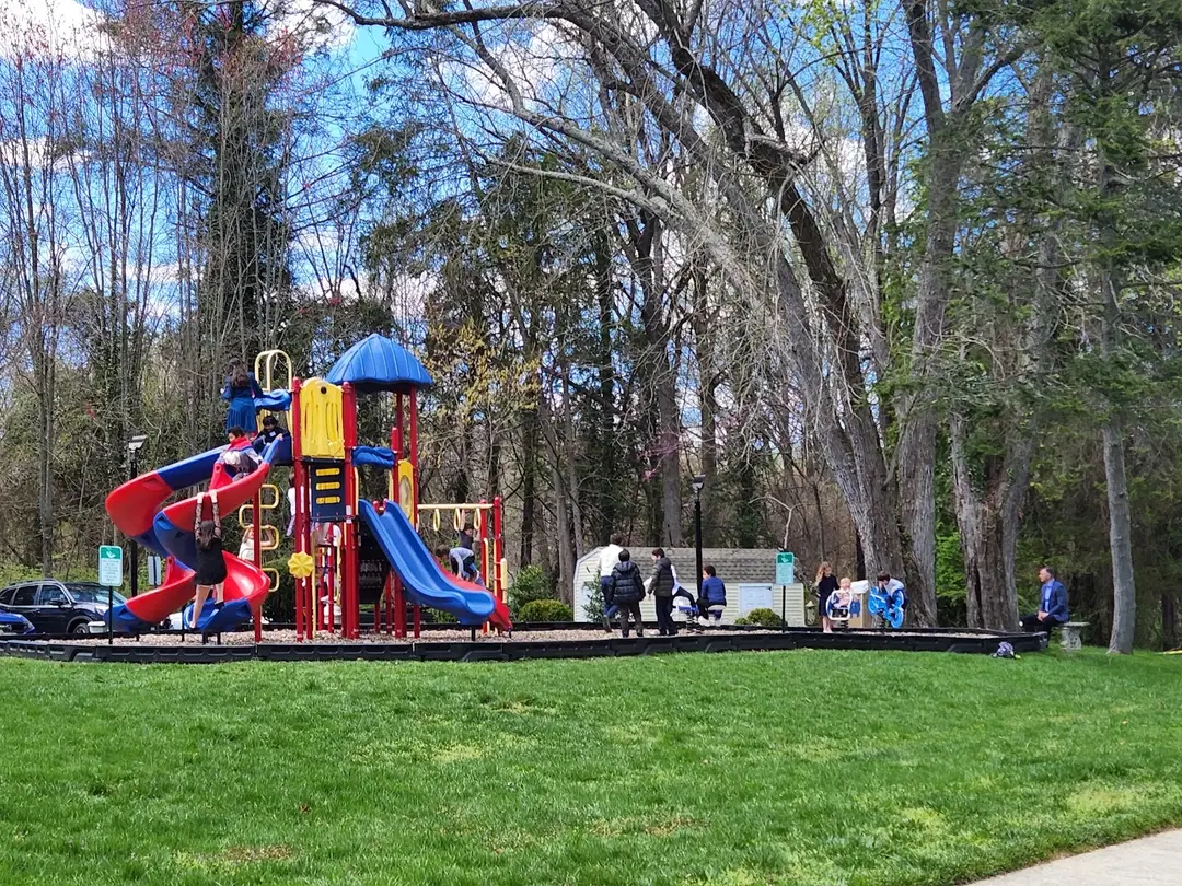 Saints Peter & Paul Antiochian Orthodox Christian Church, Potomac, MD — photo 10 of 16