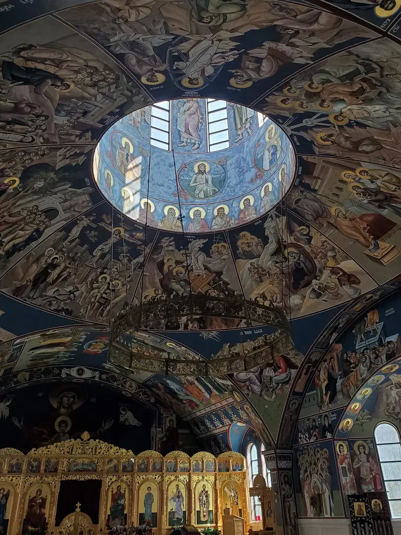 St. Archangel Michael Serbian Orthodox Church, Lansing, IL — photo 12 of 13