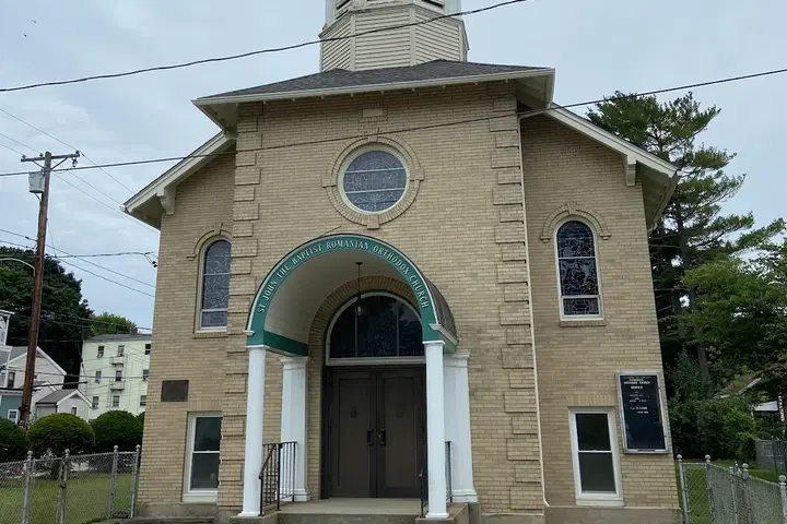 St. John the Baptist Romanian Orthodox Church, Woonsocket, RI — photo 5 of 6