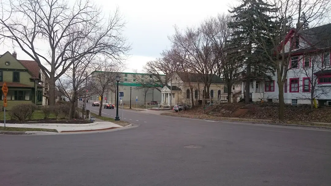 St. Panteleimon Russian Orthodox Church, Minneapolis, MN — photo 14 of 16