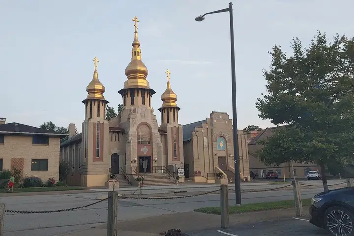 St. Peter & St. Paul Ukrainian Orthodox Church, Carnegie, PA — photo 5 of 20