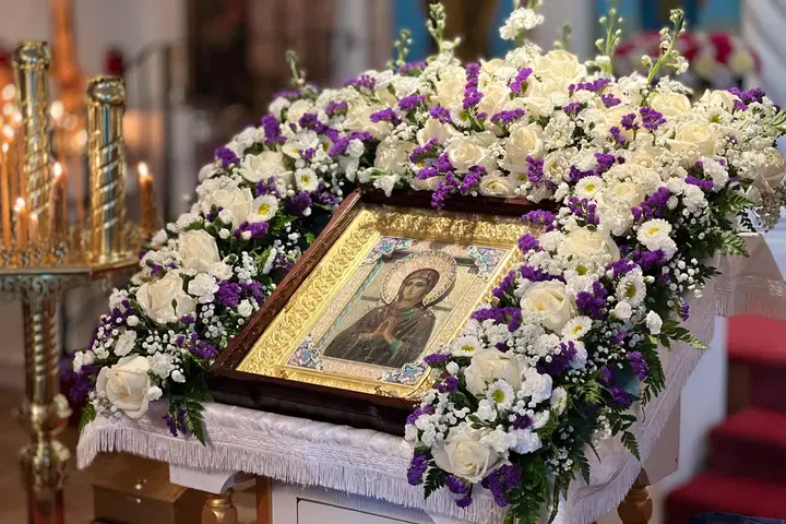 Three Hierarchs Russian Orthodox Church, Hollywood, FL — photo 5 of 19