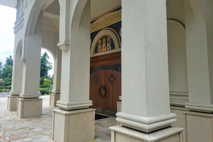 Three Holy Hierarchs Romanian Orthodox Church, Mountlake Terrace, WA — photo 4 of 20
